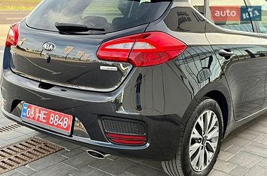 Хэтчбек Kia Ceed 2015 в Луцке