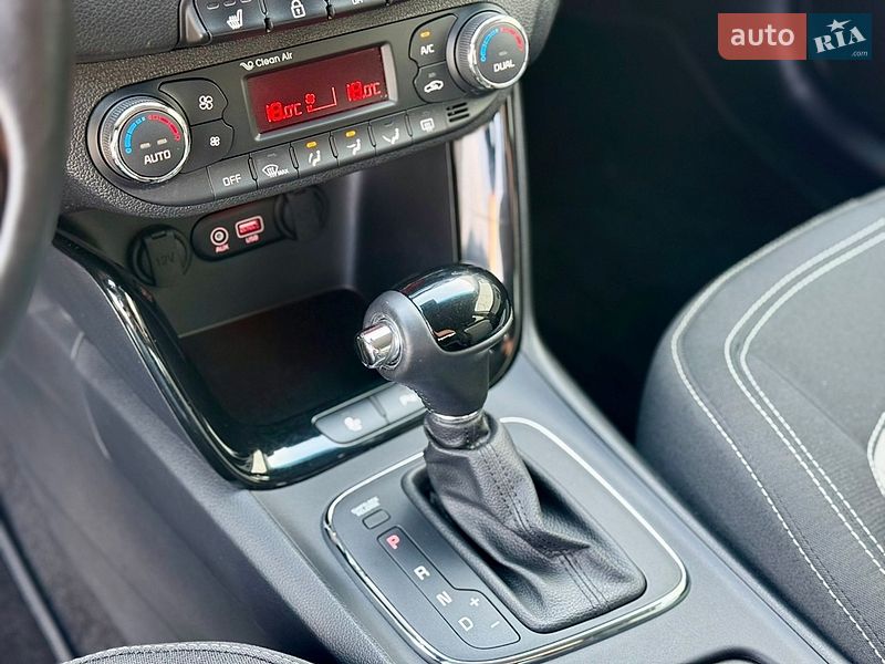 Хэтчбек Kia Ceed 2015 в Луцке