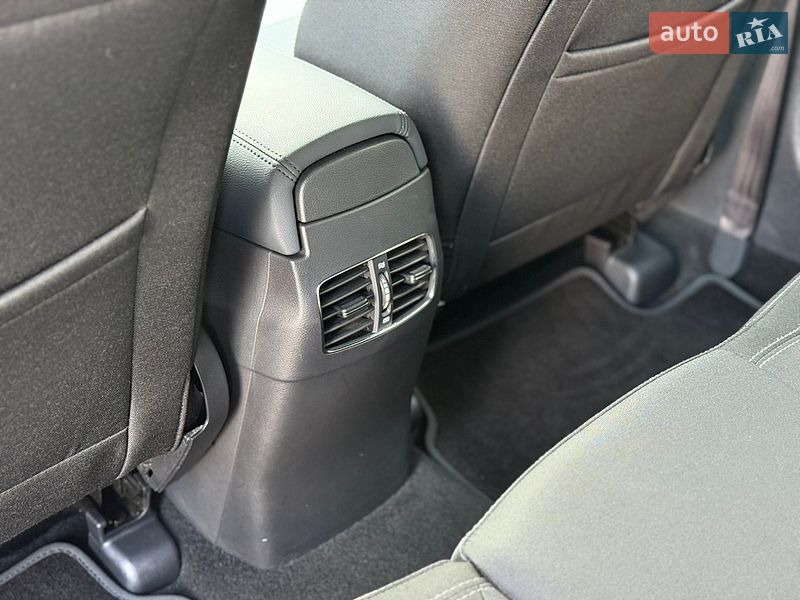 Хэтчбек Kia Ceed 2015 в Луцке