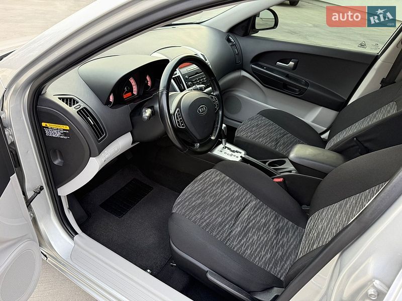 Хэтчбек Kia Ceed 2007 в Луцке