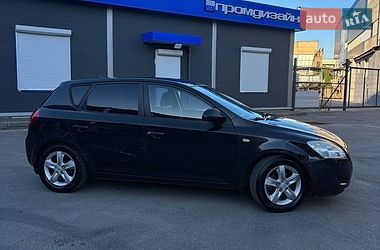 Хэтчбек Kia Ceed 2008 в Одессе