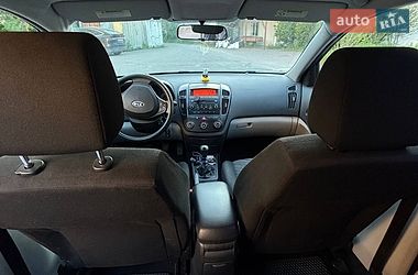 Хэтчбек Kia Ceed 2008 в Одессе