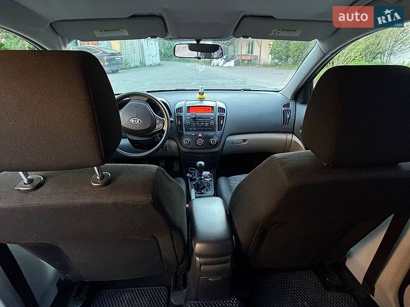 Хэтчбек Kia Ceed 2008 в Одессе