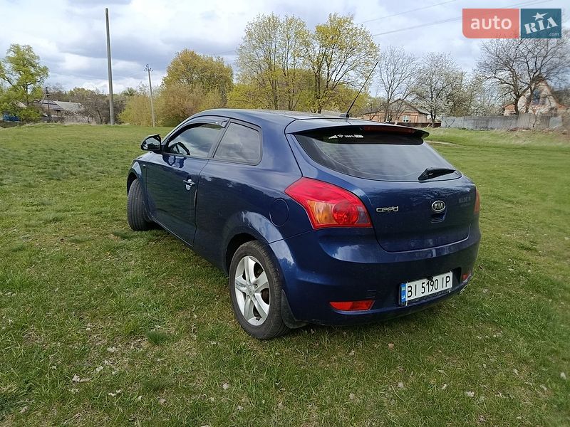 Хэтчбек Kia Ceed 2008 в Гребенке
