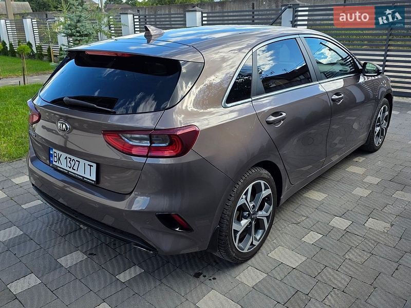 Хэтчбек Kia Ceed 2019 в Сарнах