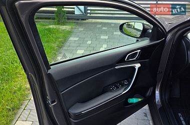 Хэтчбек Kia Ceed 2019 в Сарнах