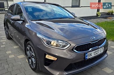 Хэтчбек Kia Ceed 2019 в Сарнах