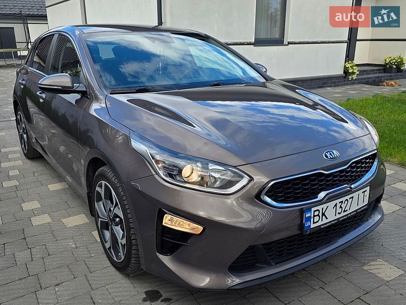 Хэтчбек Kia Ceed 2019 в Сарнах