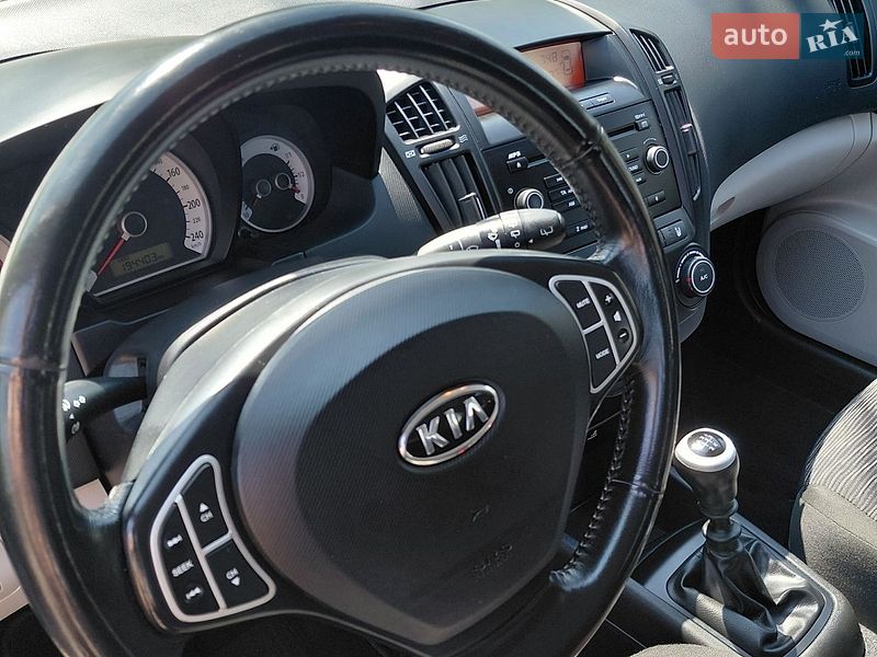Универсал Kia Ceed 2009 в Кривом Роге