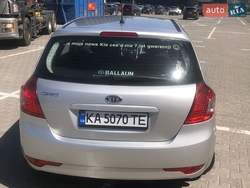 Хэтчбек Kia Ceed 2009 в Киеве