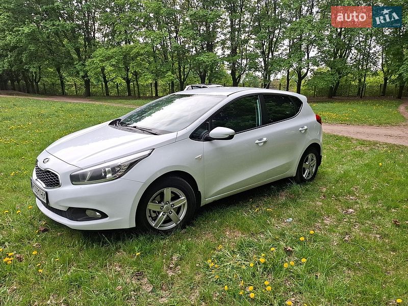 Хэтчбек Kia Ceed 2013 в Виннице