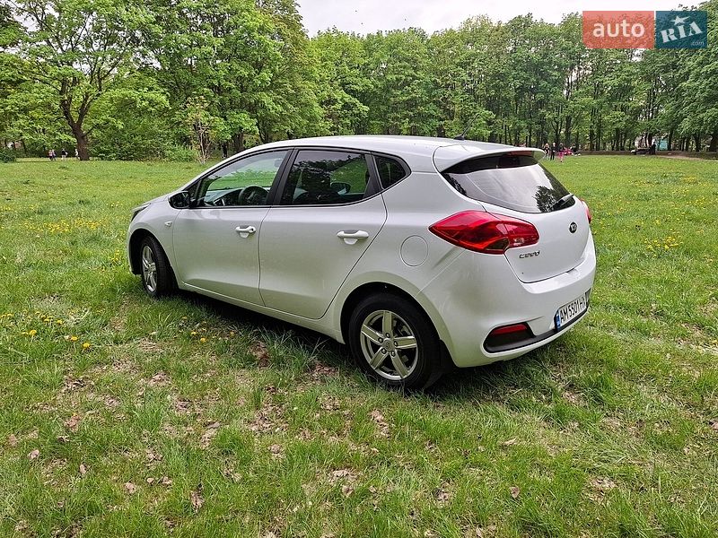 Хэтчбек Kia Ceed 2013 в Виннице