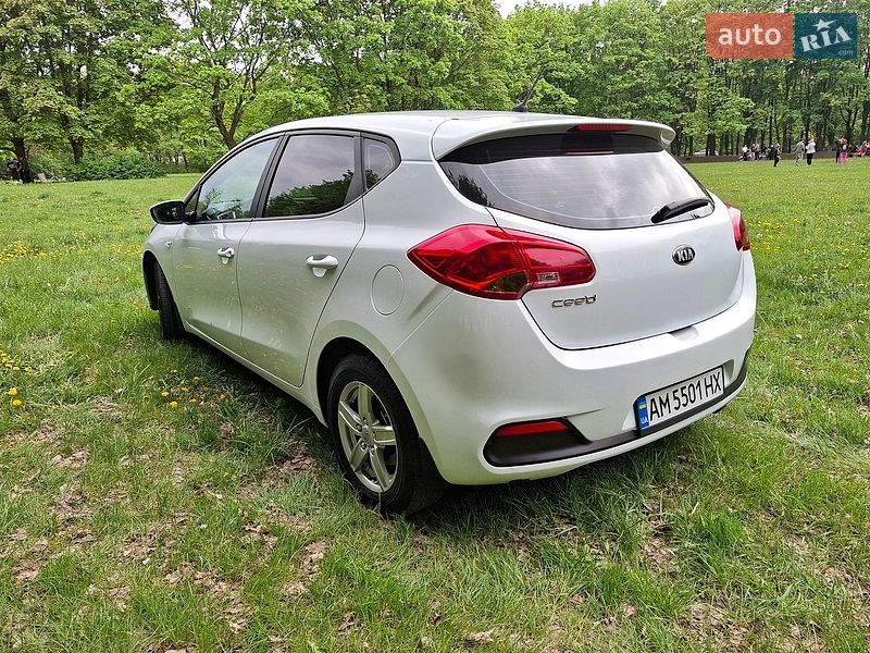 Хэтчбек Kia Ceed 2013 в Виннице