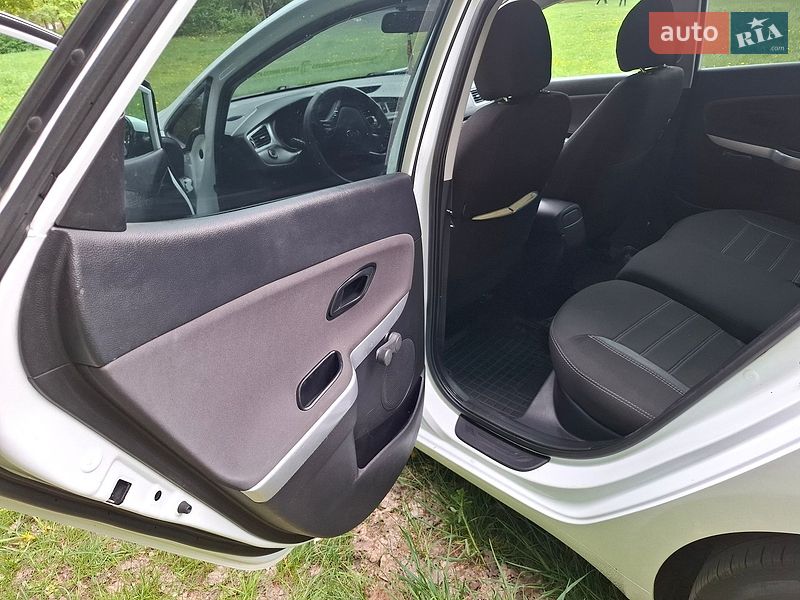 Хэтчбек Kia Ceed 2013 в Виннице