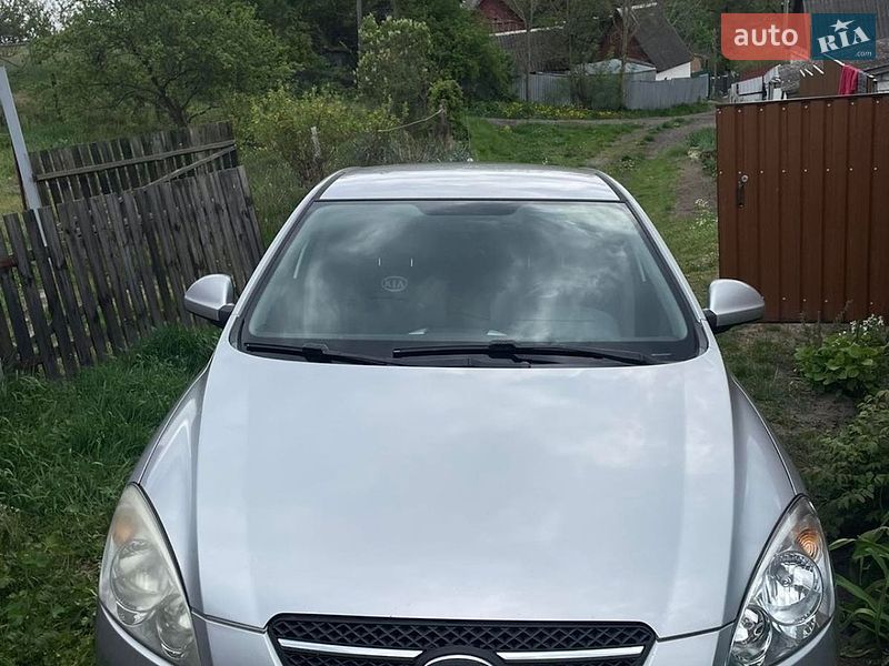 Хэтчбек Kia Ceed 2008 в Новогуйвинском
