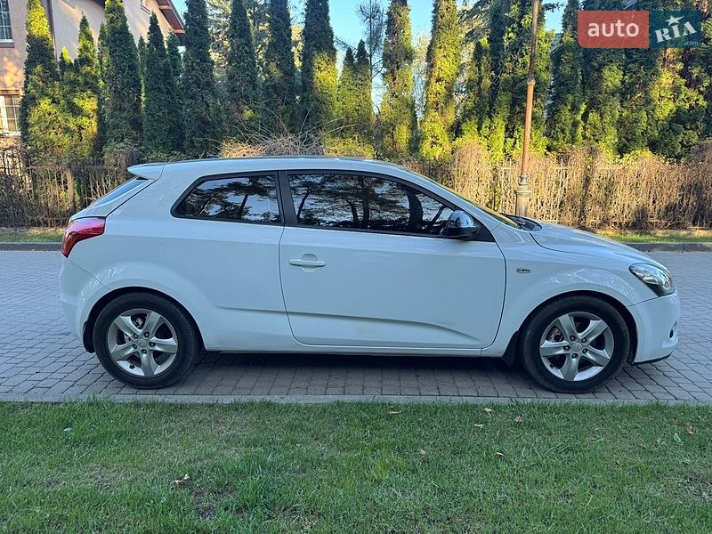 Хетчбек Kia Ceed 2009 в Львові
