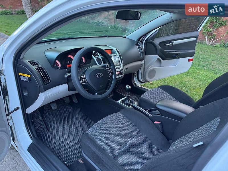 Хетчбек Kia Ceed 2009 в Львові