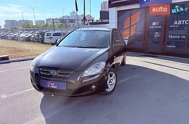 Хэтчбек Kia Ceed 2008 в Киеве