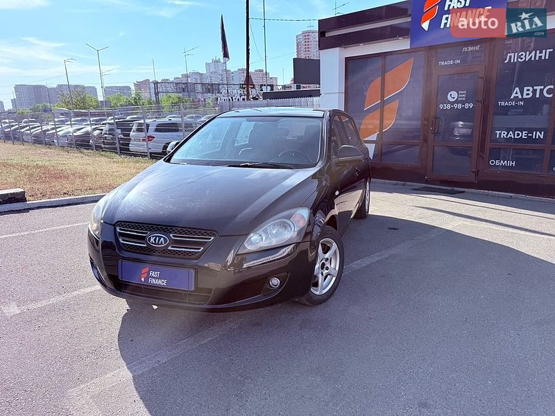 Хэтчбек Kia Ceed 2008 в Киеве