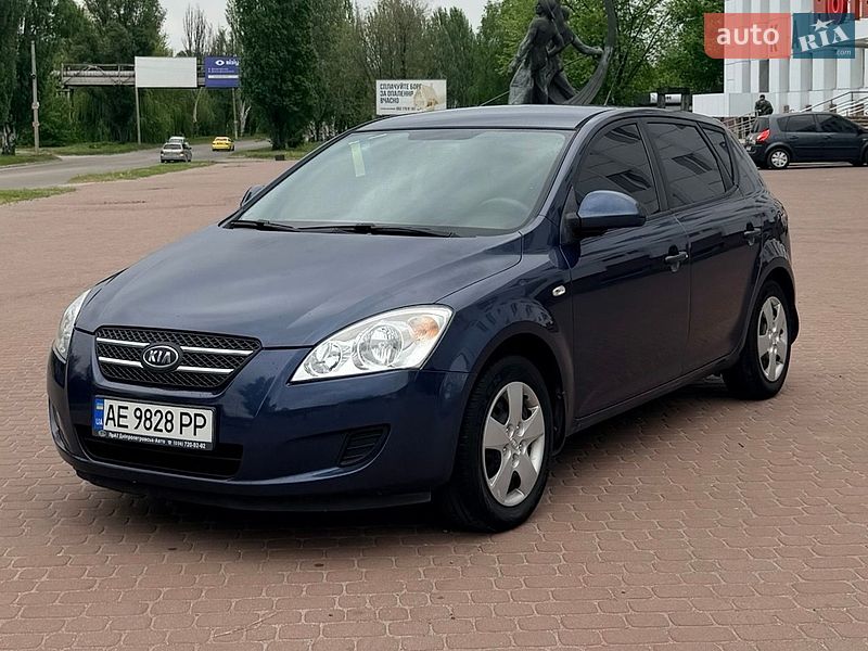 Хетчбек Kia Ceed 2007 в Дніпрі