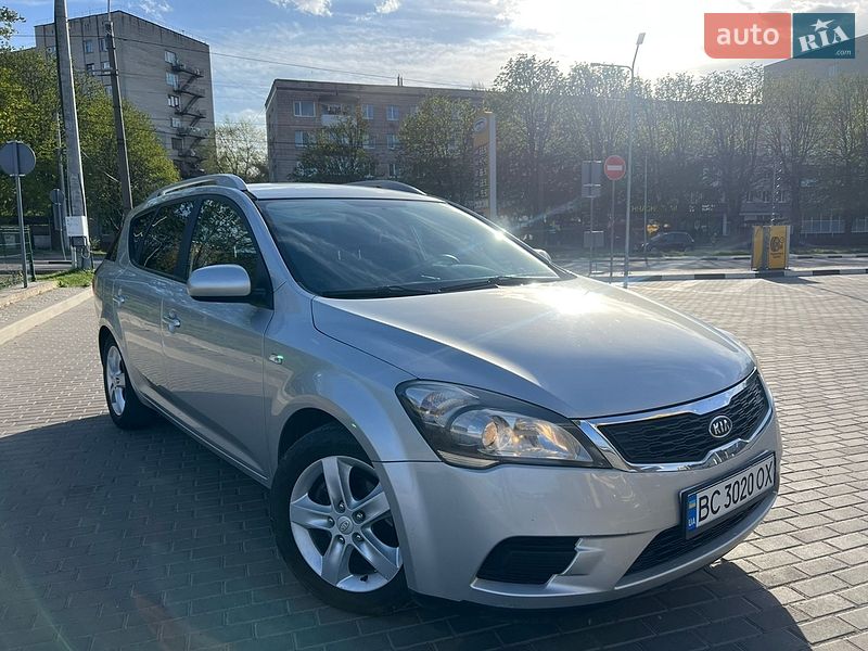 Универсал Kia Ceed 2010 в Ровно