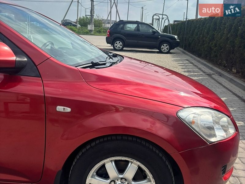 Хэтчбек Kia Ceed 2008 в Львове