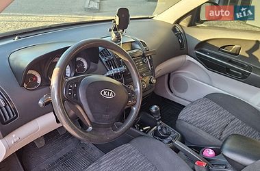 Хетчбек Kia Ceed 2008 в Ужгороді
