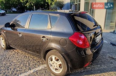 Хетчбек Kia Ceed 2008 в Ужгороді