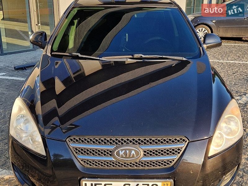 Хетчбек Kia Ceed 2008 в Ужгороді