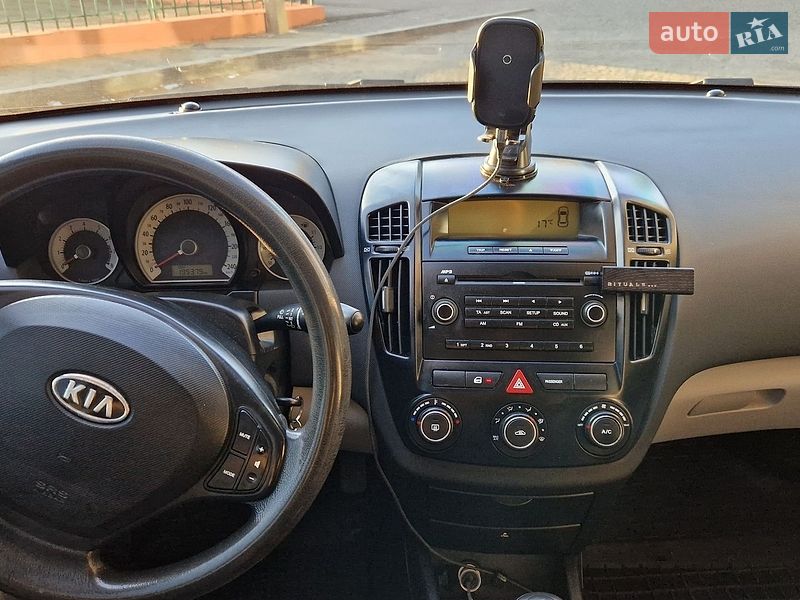 Хетчбек Kia Ceed 2008 в Ужгороді