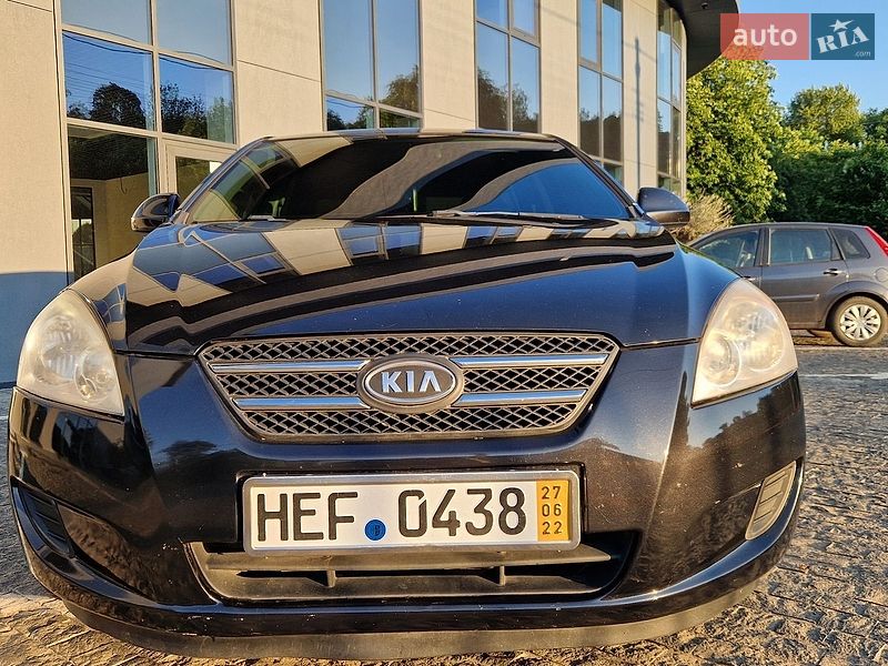 Хетчбек Kia Ceed 2008 в Ужгороді