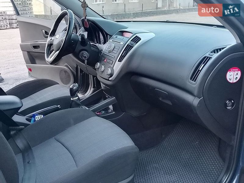 Хетчбек Kia Ceed 2010 в Жмеринці фото 7 Хетчбек Kia Ceed 2010 в Жмеринці
