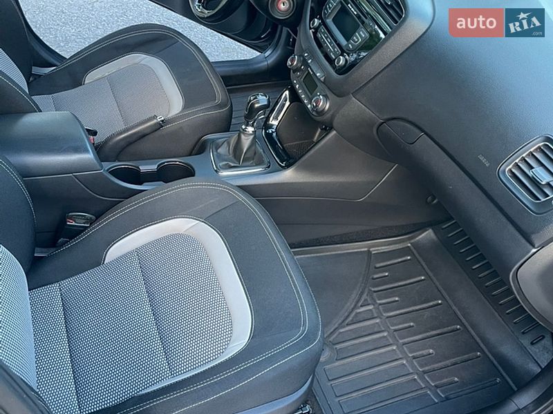 Хэтчбек Kia Ceed 2013 в Полтаве