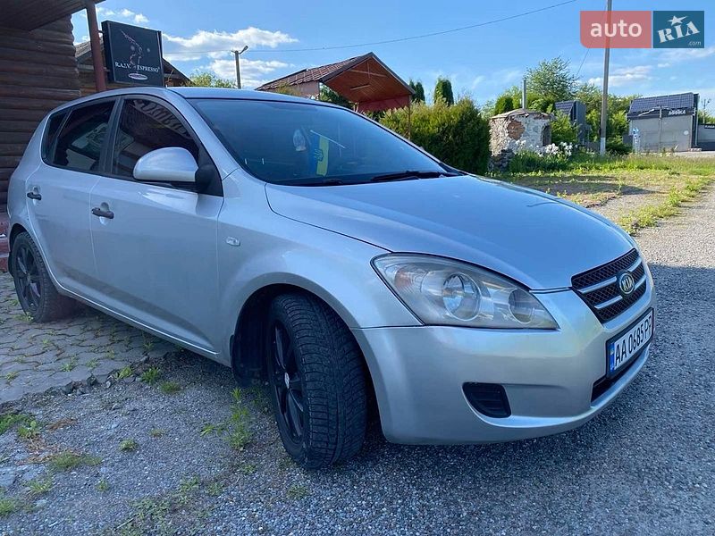 Хэтчбек Kia Ceed 2007 в Ярмолинцах
