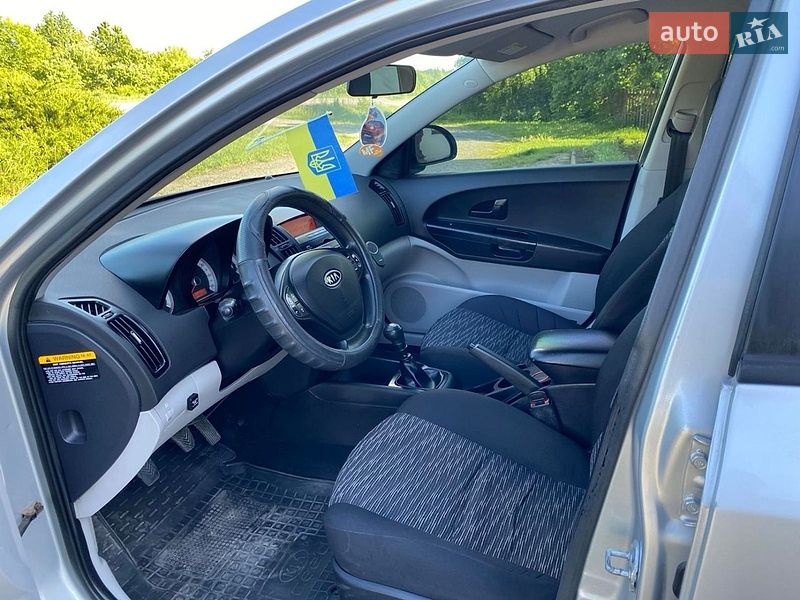 Хэтчбек Kia Ceed 2007 в Ярмолинцах