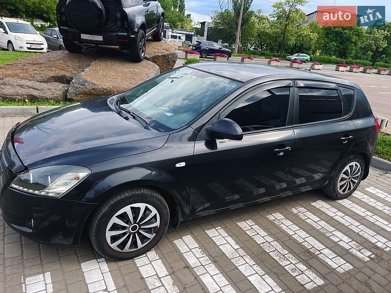 Хэтчбек Kia Ceed 2008 в Одессе