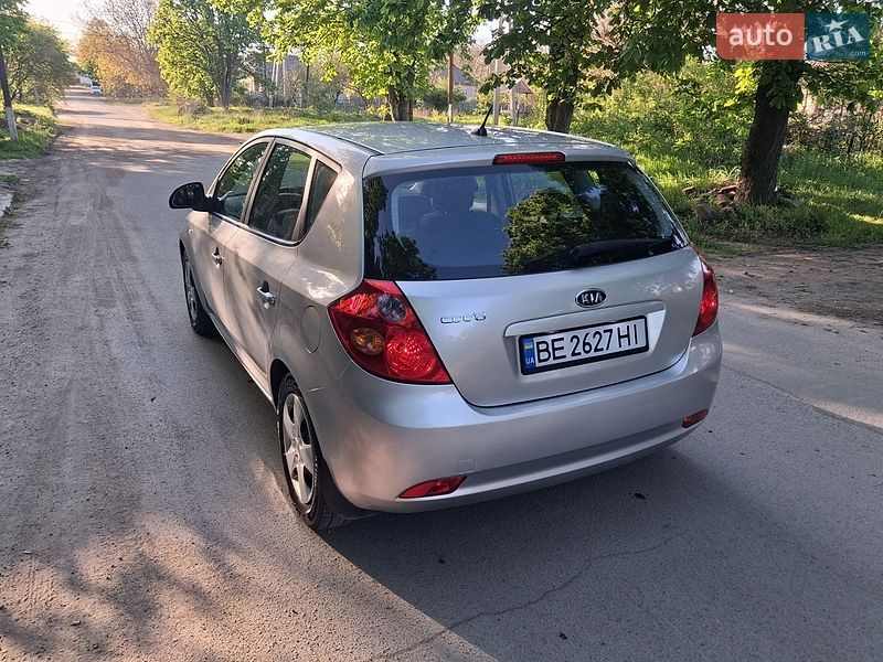 Хэтчбек Kia Ceed 2007 в Первомайске