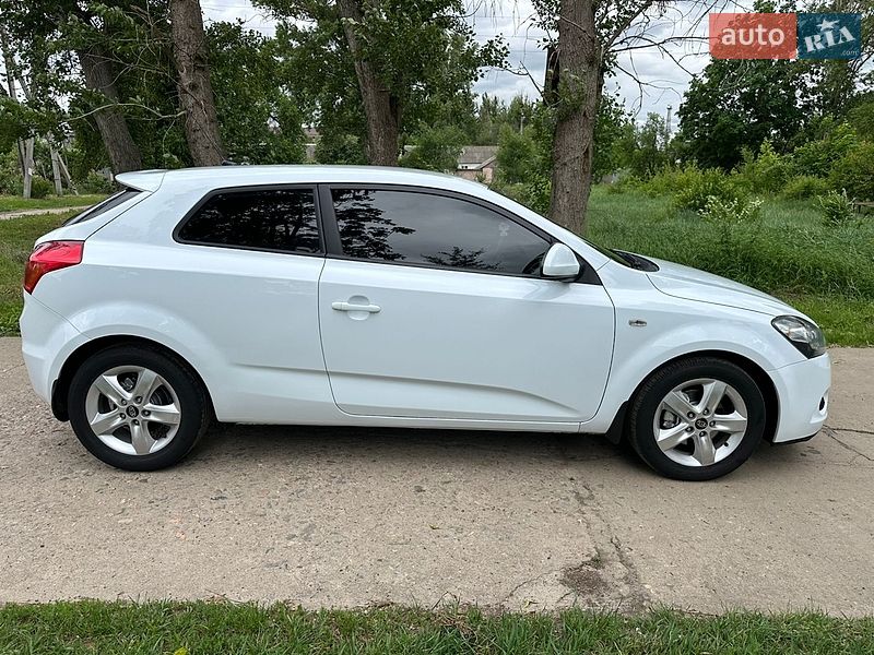 Хетчбек Kia Ceed 2008 в Полтаві