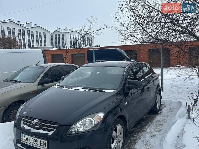 Хэтчбек Kia Ceed 2008 в Вишневом