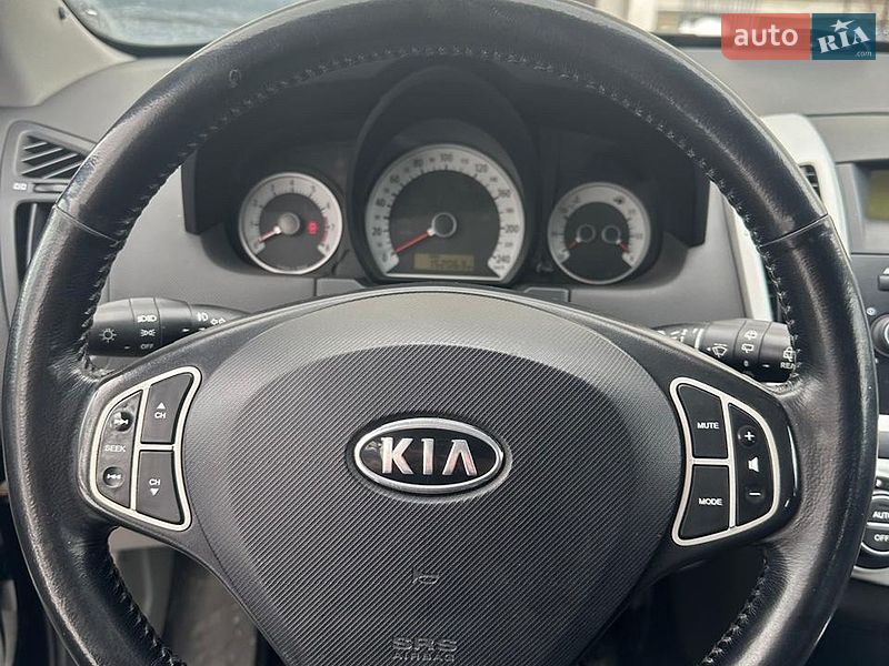 Хэтчбек Kia Ceed 2008 в Вишневом