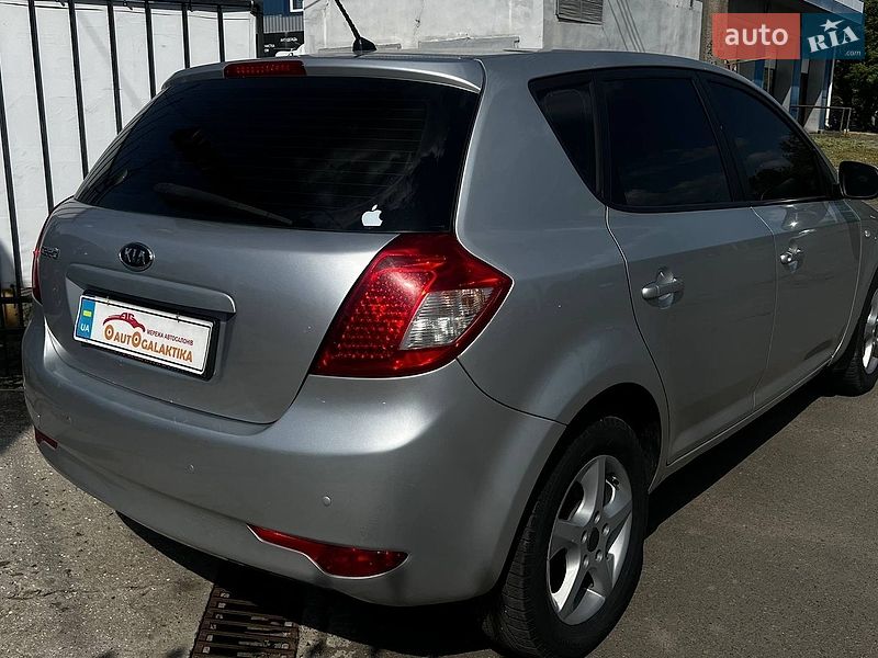 Хетчбек Kia Ceed 2011 в Миколаєві