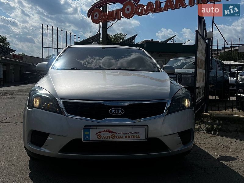 Хетчбек Kia Ceed 2011 в Миколаєві