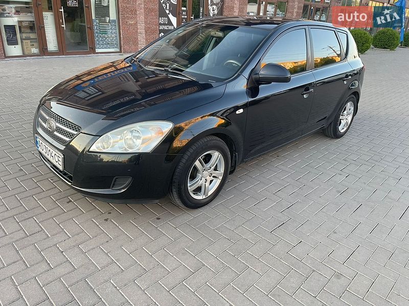 Хетчбек Kia Ceed 2007 в Ужгороді