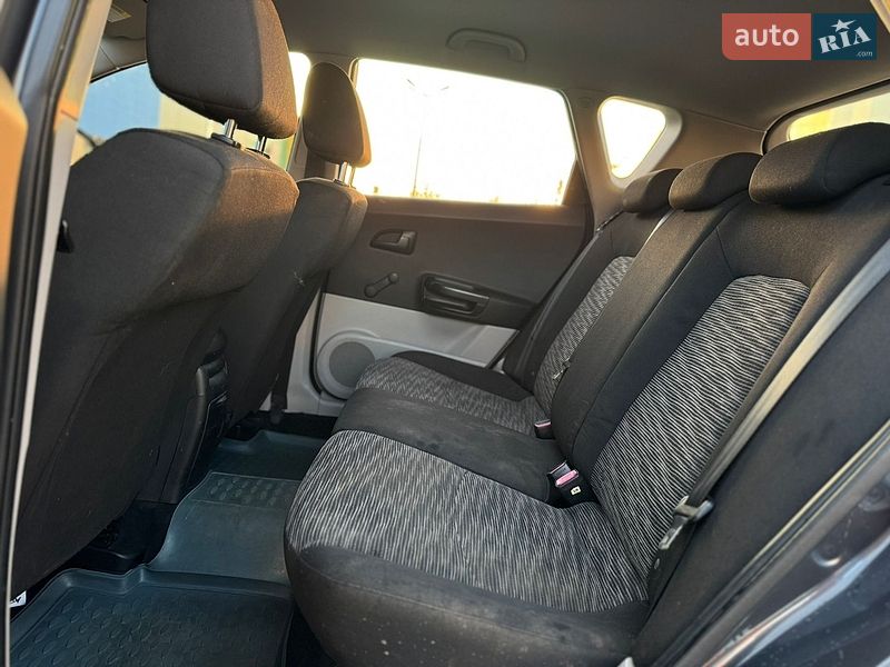 Хэтчбек Kia Ceed 2008 в Киеве фото 8 Хэтчбек Kia Ceed 2008 в Киеве