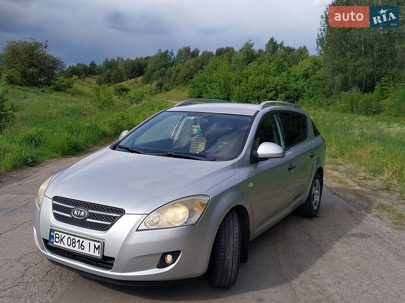Универсал Kia Ceed 2009 в Ровно
