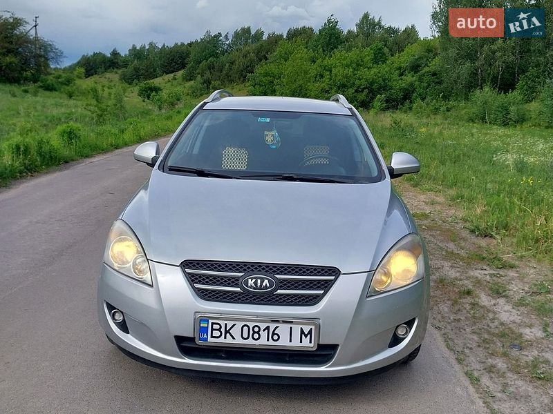 Универсал Kia Ceed 2009 в Ровно