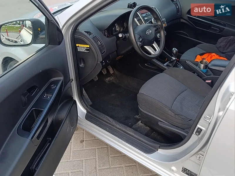 Kia Ceed 2010 VIN U5YHB816AAL174036 фото оголошення 3 з 47