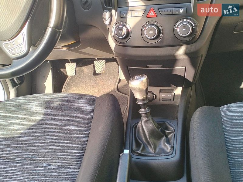 Універсал Kia Ceed 2008 в Рівному