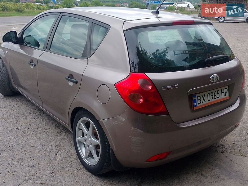 Хэтчбек Kia Ceed 2007 в Каменец-Подольском фото 2 Хэтчбек Kia Ceed 2007 в Каменец-Подольском