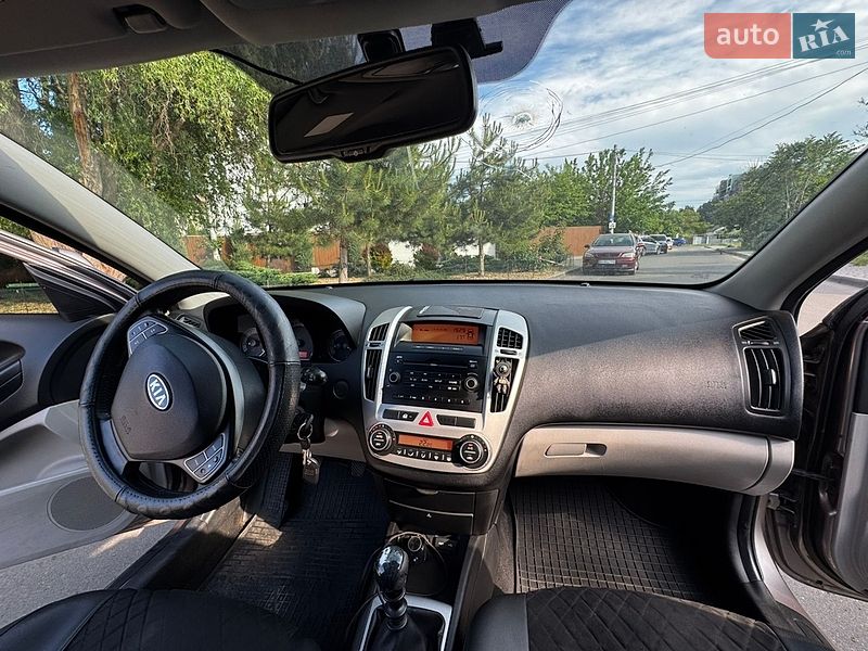 Хэтчбек Kia Ceed 2009 в Одессе